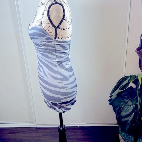 Vintage Arden B Zebra Print Fitted Tunic Top size M/L - Picture 5 of 7